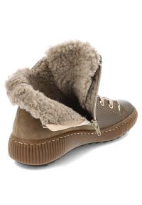 Brązowe Trzewiki Rieker Ocieplane Buty Damskie. Okazja: na co dzień. Zapięcie: sznurówki. Kolor: brązowy. Materiał: skóra. Szerokość cholewki: normalna. Sezon: zima, jesień. Styl: casual, elegancki #8