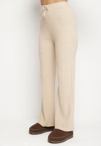 Born2be - Beżowy Dzianinowy Komplet z Bawełną Długi Sweter i Szerokie Spodnie z Tłoczeniem Otida. Kolor: beżowy. Materiał: dzianina, bawełna #4