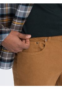 Ombre Clothing - Jeansowe spodnie męskie bez przetarć SLIM FIT - camel V10 OM-PADP-0148 - XXL. Okazja: na co dzień. Materiał: jeans. Wzór: gładki. Styl: elegancki, sportowy, casual #5
