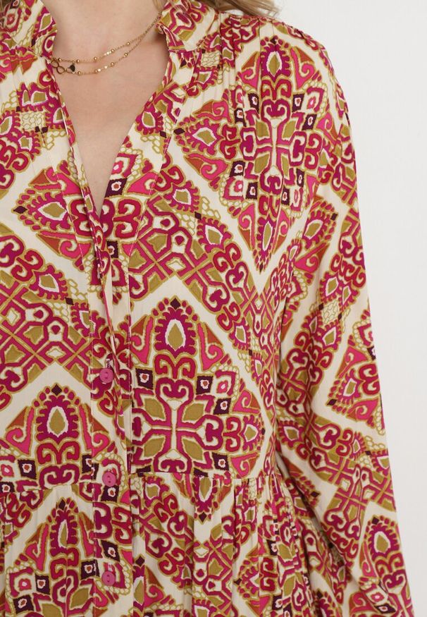 Born2be - Bordowa Rozkloszowana Sukienka z Wiskozy Zapinana na Guziki z Falbanką Nrines. Okazja: na co dzień. Typ kołnierza: dekolt w kształcie V. Kolor: czerwony. Materiał: wiskoza. Długość rękawa: długi rękaw. Styl: elegancki, casual