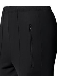 WILD MASCOT - Czarne spodnie z prostą nogawką. Okazja: na co dzień. Kolor: czarny. Materiał: guma. Długość: długie. Styl: klasyczny, casual, elegancki #5