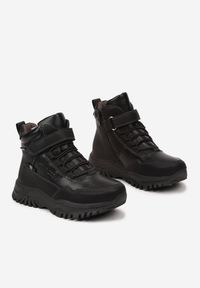 Born2be - Czarne Płaskie Ocieplone Botki z Paskami na Rzepy Noriella. Okazja: na co dzień. Zapięcie: rzepy. Kolor: czarny. Styl: casual, elegancki