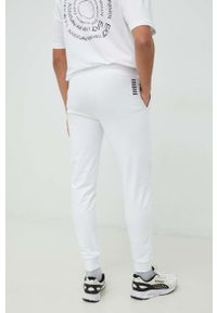 EA7 Emporio Armani spodnie dresowe bawełniane kolor biały gładkie. Kolor: biały. Materiał: bawełna, dresówka. Wzór: gładki #2