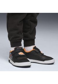 Puma - Dziecięce sneakersy Multiflex 2 PUMA × HOT WHEELS™ MONSTER TRUCKS PUMA. Okazja: na uczelnię. Kolor: czarny, pomarańczowy, wielokolorowy, żółty. Sport: joga i pilates