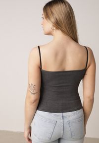 Born2be - Szary Wiskozowy Top z Podwójnymi Ramiączkami Hendrea. Okazja: na co dzień. Kolor: szary. Materiał: wiskoza. Długość rękawa: na ramiączkach. Styl: casual, elegancki #8