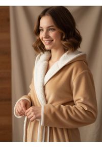 Sinsay - Ocieplany szlafrok z kapturem - beżowy. Kolor: beżowy #1