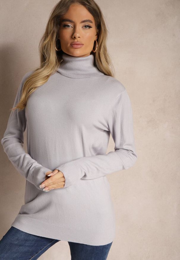 Renee - Szary Klasyczny Golf Longsleeve z Dodatkiem Wiskozy Leriona. Typ kołnierza: golf. Kolor: szary. Materiał: wiskoza. Długość rękawa: długi rękaw. Styl: klasyczny
