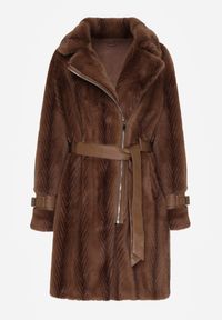 Born2be - Brązowy Futrzany Płaszcz z Wiązanym Paskiem i Ozdobnymi Sprzączkami Felryna. Okazja: na co dzień. Kolor: brązowy. Materiał: futro. Styl: klasyczny, casual, elegancki #5