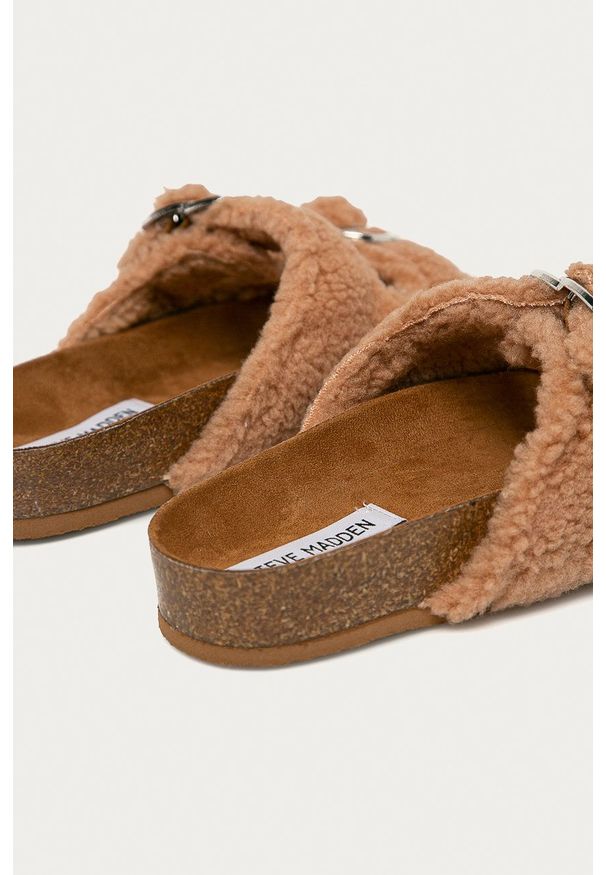 Steve Madden - Kapcie Connected. Kolor: brązowy. Materiał: guma