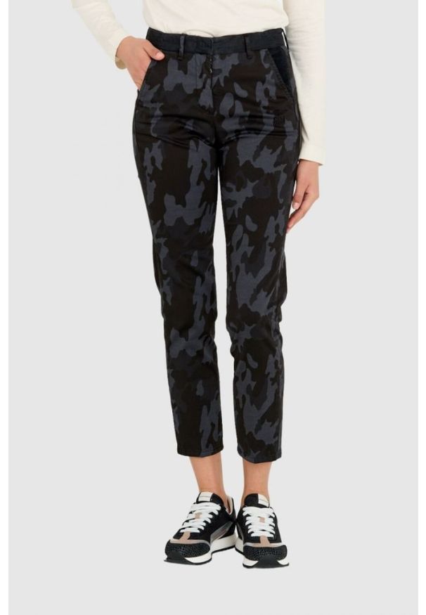 Aeronautica Militare - AERONAUTICA MILITARE Spodnie chinosy damskie w czarne moro, Rozmiar 38 IT - 34 EU. Kolor: czarny. Materiał: bawełna. Wzór: moro