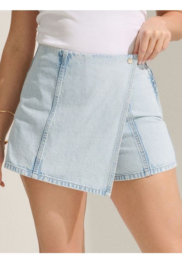 Sinsay - Jeansowe spódnico-spodenki - niebieski. Kolor: niebieski. Materiał: jeans