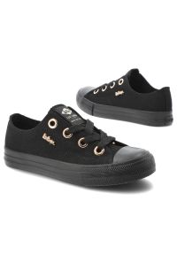 Trampki damskie Lee Cooper, cholewka z materiału tekstylnego wiązanie z przodu metalowe oczka na płaskiej podeszwie, czarne, LCW-26-02-4069L SVL-653. Okazja: na co dzień. Zapięcie: sznurówki. Kolor: czarny. Materiał: materiał. Szerokość cholewki: normalna. Obcas: na płaskiej podeszwie. Styl: casual, klasyczny #3