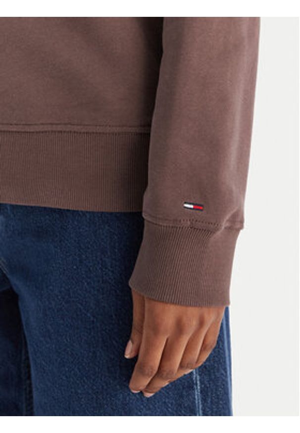 Tommy Jeans Bluza Essential DW0DW21922 Brązowy Regular Fit. Kolor: brązowy. Materiał: bawełna