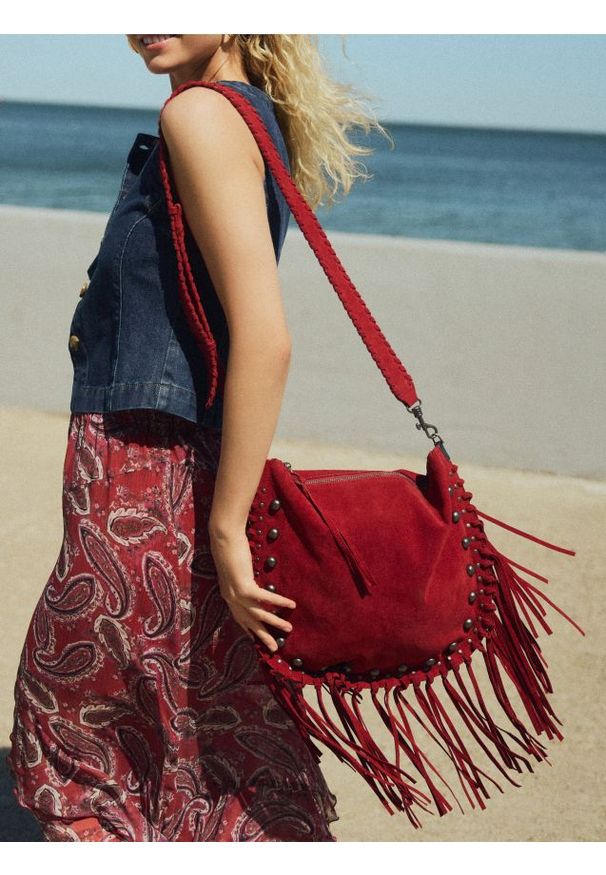 Reserved - Torebka boho z frędzlami - bordowy. Kolor: czerwony. Dodatki: z frędzlami. Materiał: zamszowe. Styl: boho. Rodzaj torebki: na ramię