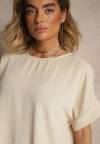Renee - Beżowa Bluzka w Stylu Nietoperza Fadeasia. Okazja: na co dzień. Typ kołnierza: dekolt w serek. Kolor: beżowy. Styl: casual #4
