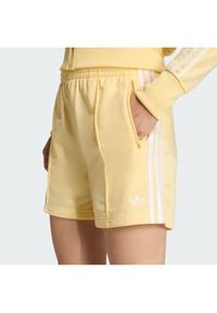 Adidas - adidas Szorty sportowe Firebird Classic KD3669 Żółty Regular Fit. Kolor: żółty. Materiał: syntetyk #3