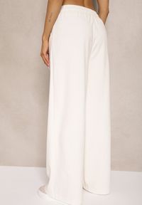 Renee - Białe Spodnie o Szerokim Kroju High Waist z Wiązaniem w Pasie Ettianne. Okazja: na co dzień. Stan: podwyższony. Kolor: biały. Styl: elegancki, casual