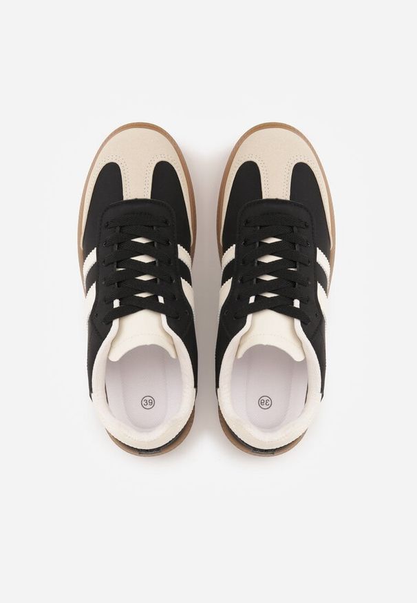 Renee - Czarno-Beżowe Casualowe Sneakersy na Płaskiej Podeszwie z Paskami Jereria. Okazja: na co dzień. Zapięcie: pasek. Kolor: czarny. Materiał: jeans. Obcas: na płaskiej podeszwie