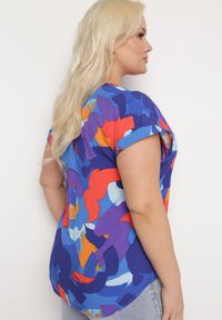 Born2be - Niebiesko-Pomarańczowa Bluzka z Wiskozy w Abstrakcyjny Wzór z Krótkimi Rękawami Zleria. Okazja: na co dzień. Kolekcja: plus size. Kolor: niebieski. Materiał: wiskoza. Długość rękawa: krótki rękaw. Długość: krótkie. Wzór: aplikacja. Styl: casual #6