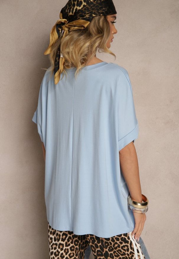 Renee - Niebieski T-shirt z Wiskozą o Fasonie Nietoperza Tanalitha. Okazja: na co dzień. Kolor: niebieski. Materiał: wiskoza. Styl: casual