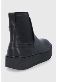 Calvin Klein Sztyblety skórzane damskie kolor czarny na platformie. Nosek buta: okrągły. Kolor: czarny. Materiał: skóra. Obcas: na platformie #3