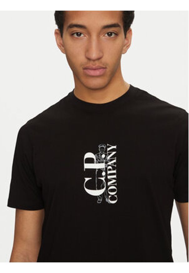 C.P. Company T-Shirt 18CMTS138A005100W Czarny Regular Fit. Kolor: czarny. Materiał: bawełna