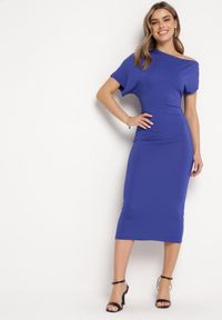 Born2be - Granatowa Asymetryczna Sukienka Midi o Dopasowanym Fasonie Tivalle. Kolor: niebieski. Typ sukienki: asymetryczne. Długość: midi #7