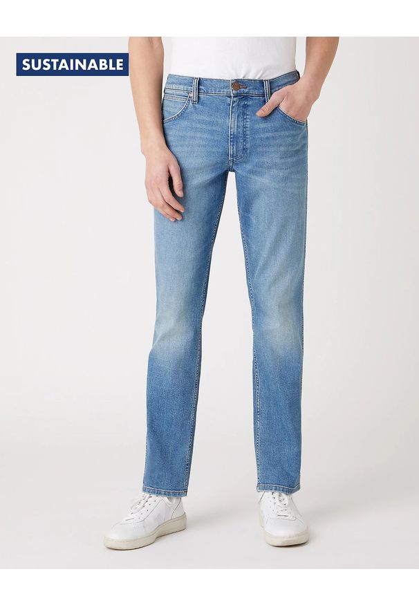 Wrangler - MĘSKIE SPODNIE JEANSOWE WRANGLER GREENSBORO HEMPTOWN W15QC427P 112126865