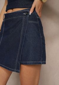 Renee - Granatowe Asymetryczne Spódnico-Szorty Jeansowe Zdobione Przeszyciami Lisanithra. Okazja: na co dzień, na randkę. Kolor: niebieski. Materiał: jeans. Wzór: aplikacja. Styl: elegancki, casual #3