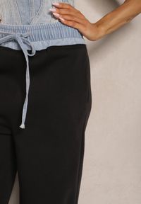 Renee - Czarno-Niebieskie Spodnie z Bawełną o Szerokim Kroju High Waist Ozdobione Sznurkami Annoriel. Okazja: na co dzień. Stan: podwyższony. Kolor: czarny. Materiał: bawełna. Długość: krótkie. Wzór: aplikacja. Styl: casual, elegancki #4