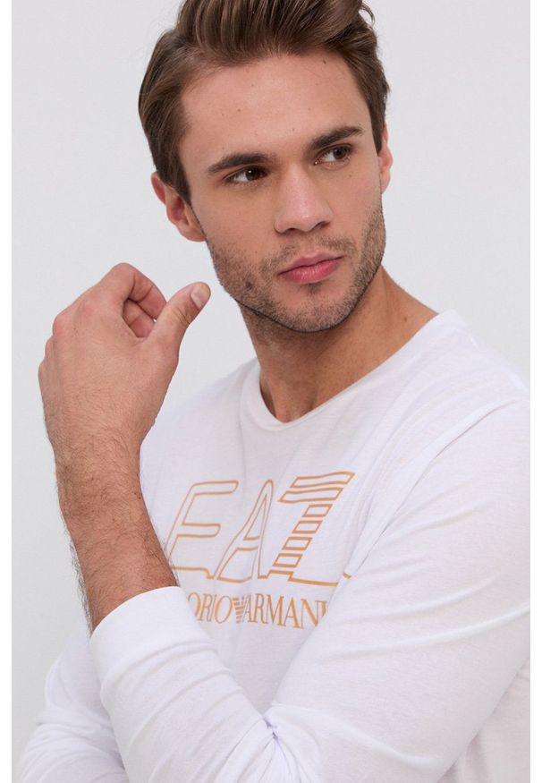 EA7 Emporio Armani - Longsleeve bawełniany. Okazja: na co dzień. Kolor: biały. Materiał: bawełna. Długość rękawa: długi rękaw. Wzór: gładki, nadruk. Styl: casual