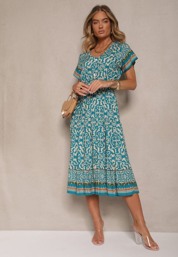 Renee - Jasnozielona Sukienka z Bawełny z Gumką w Pasie i Ozdobnymi Guzikami Natifarela. Typ kołnierza: dekolt w serek. Kolor: zielony. Materiał: bawełna. Sezon: lato. Typ sukienki: rozkloszowane. Styl: klasyczny