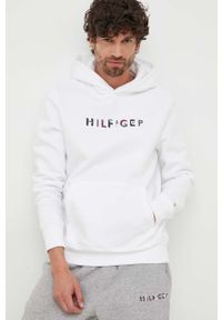 TOMMY HILFIGER - Tommy Hilfiger bluza męska kolor biały z kapturem wzorzysta. Typ kołnierza: kaptur. Kolor: biały. Materiał: bawełna, dzianina. Długość rękawa: długi rękaw. Długość: długie #3