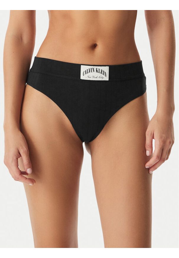 Calvin Klein Underwear Stringi LV00QF8711 Czarny. Kolor: czarny. Materiał: bawełna