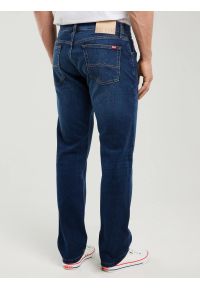 Big-Star - Jeansy męskie z prostą nogawką granatowe Ronald 315. Okazja: na co dzień. Stan: obniżony. Kolor: niebieski. Styl: casual, vintage, klasyczny, elegancki #8