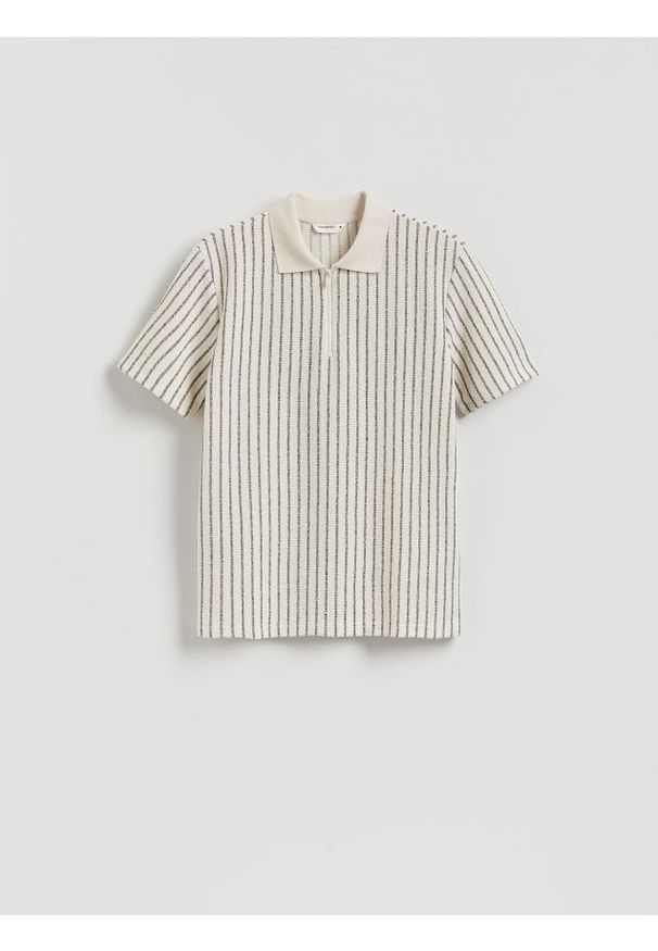 Reserved - Koszulka polo comfort w paski - złamana biel. Typ kołnierza: polo. Materiał: bawełna, dzianina. Wzór: paski