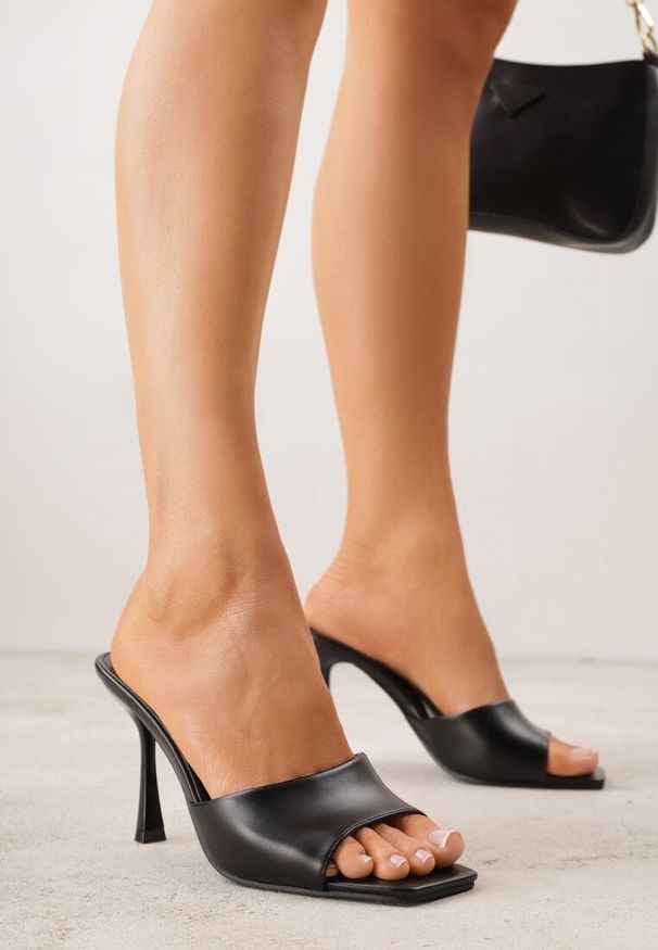 Born2be - Czarne Klapki na Szpilce z Kwadratowym Noskiem Mellota. Okazja: na co dzień, na ślub cywilny, na wesele. Kolor: czarny. Obcas: na szpilce. Styl: casual, elegancki