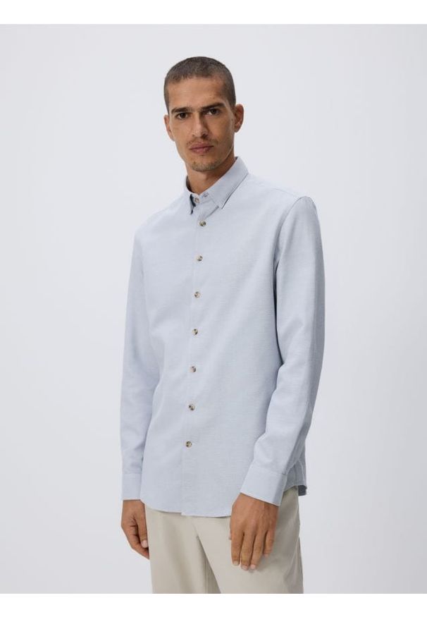 Reserved - Koszula regular fit z bawełną - jasnoszary. Kolor: szary. Materiał: bawełna