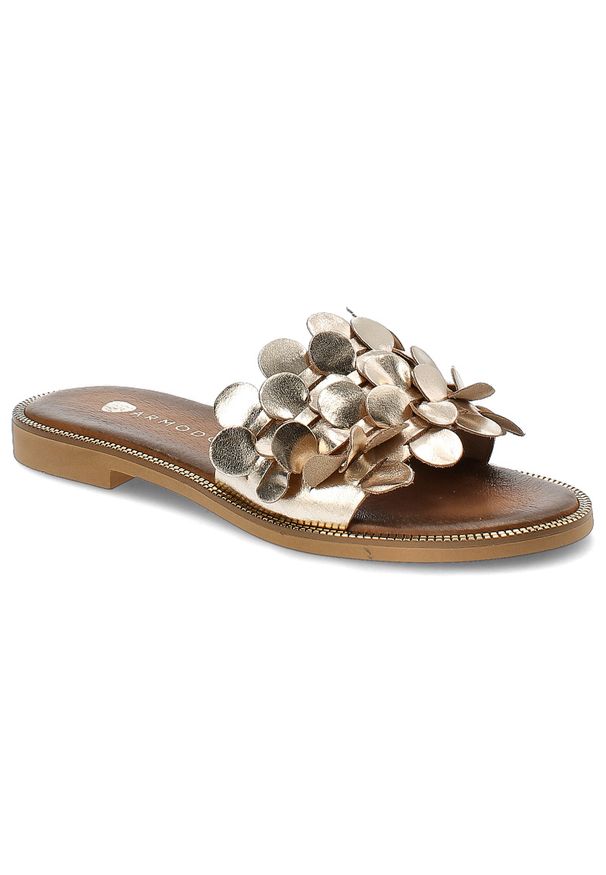 Złote Klapki Armodo Modne Obuwie Damskie. Okazja: na co dzień. Kolor: złoty. Materiał: skóra. Wzór: aplikacja, kwiaty. Sezon: lato. Styl: casual, elegancki