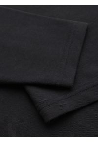 Ombre Clothing - Longsleeve męski z kołnierzykiem polo BASIC – czarny V2 - Rozmiar: XXL. Okazja: do pracy, na co dzień. Typ kołnierza: polo. Kolor: czarny. Materiał: bawełna, dzianina. Długość rękawa: długi rękaw. Wzór: ze splotem. Styl: casual, elegancki #5