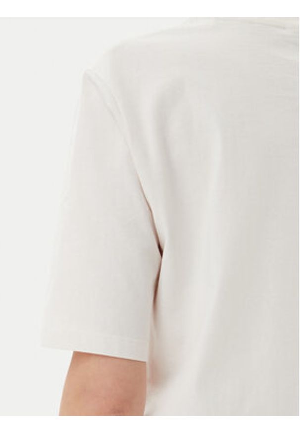 Guess T-Shirt V4BI21 I3Z14 Écru Relaxed Fit. Materiał: bawełna