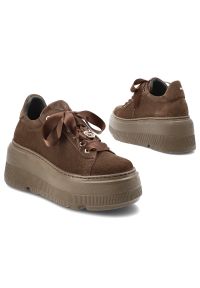 Czekoladowe Sneakersy Karino Damskie Buty Na Platformie. Okazja: na co dzień. Zapięcie: sznurówki. Kolor: brązowy. Materiał: zamsz, satyna, welur. Szerokość cholewki: normalna. Obcas: na platformie. Styl: casual, elegancki #5