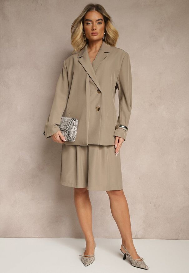 Renee - Beżowa Marynarka o Pudełkowym Kroju Usztywnionymi Ramionami Sonarieta. Okazja: na co dzień. Kolor: beżowy. Styl: casual, elegancki