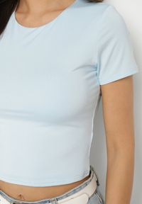 Born2be - Jasnoniebieski T-shirt Krótki z Wiskozą Eframera. Okazja: na co dzień. Kolor: niebieski. Materiał: wiskoza. Długość: krótkie. Styl: klasyczny, elegancki, casual #3