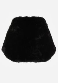 Born2be - Czarne Ponczo Etola z Futerka w Stylu Szala Cahreva. Okazja: na wesele, na ślub cywilny, na imprezę. Kolor: czarny. Materiał: futro. Styl: klasyczny, elegancki #3