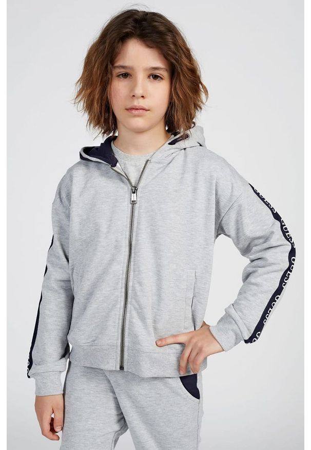 Guess - Bluza dziecięca. Okazja: na co dzień. Typ kołnierza: kaptur. Kolor: niebieski. Materiał: dzianina, bawełna. Wzór: melanż. Styl: casual