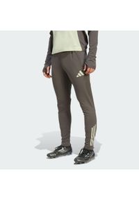 Adidas - Spodnie Real Madryt Tiro 25 Competition Training. Kolor: szary. Sport: piłka nożna #1