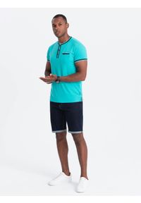 Ombre Clothing - T-shirt męski henley ozdobnymi ściągaczami - turkusowy V7 OM-TSCT-0175 - XXL. Okazja: na co dzień. Typ kołnierza: typu henley. Kolor: turkusowy. Materiał: jedwab, żakard, wiskoza, poliester, materiał, elastan. Wzór: aplikacja, paski, kolorowy. Styl: klasyczny, casual