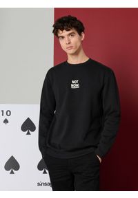 Sinsay - Bluza crewneck z napisem - czarny. Kolor: czarny. Wzór: napisy #1