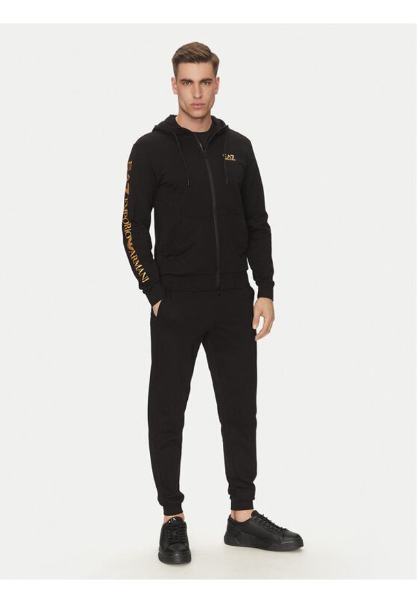 EA7 Emporio Armani Dres 7M001107 AF13512 MC004 Czarny Regular Fit. Kolor: czarny. Materiał: bawełna